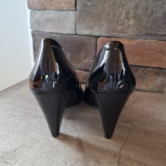 Vince Camuto heels - Picture 8 of 14